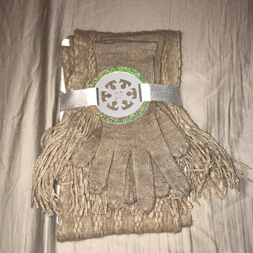 New York & Company Taupe / Tan Scarf + Gloves Set